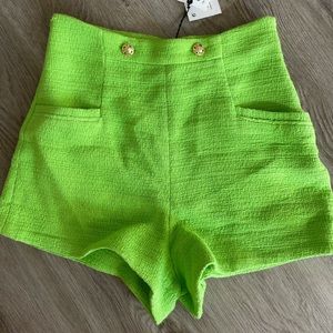 Zara women’s TEXTURED WEAVE SHORTS WITH BUTTONS